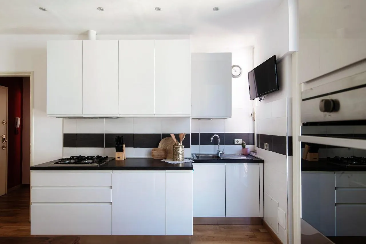 Apartment Anna'S Home Super Cozy Flat, With A/C, High Speed Wifi, Near The Lake And Public Transport Como
