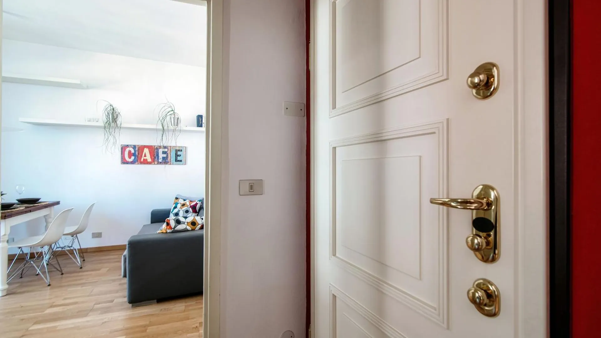Anna'S Home Super Cozy Flat, With A/C, High Speed Wifi, Near The Lake And Public Transport Como