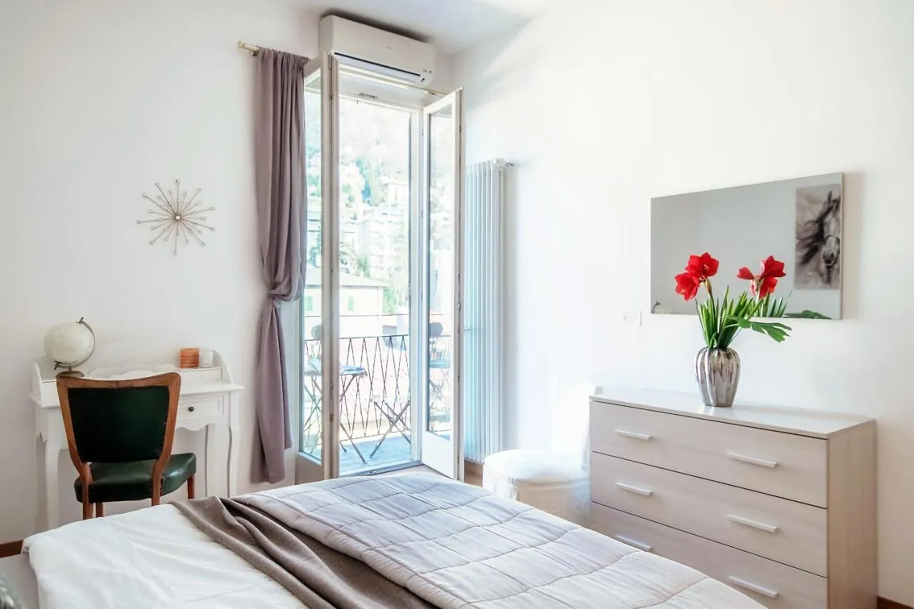 Anna'S Home Super Cozy Flat, With A/C, High Speed Wifi, Near The Lake And Public Transport Como 0*,  Italy
